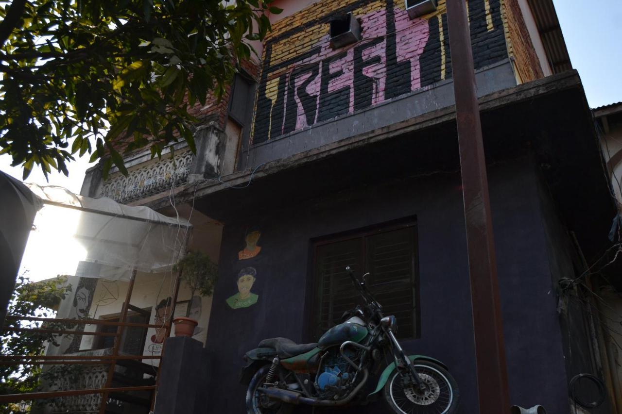 Fireflies Hostel Kathmandu Esterno foto